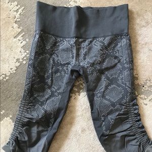 Lu Lu Lemon In the Flow crop